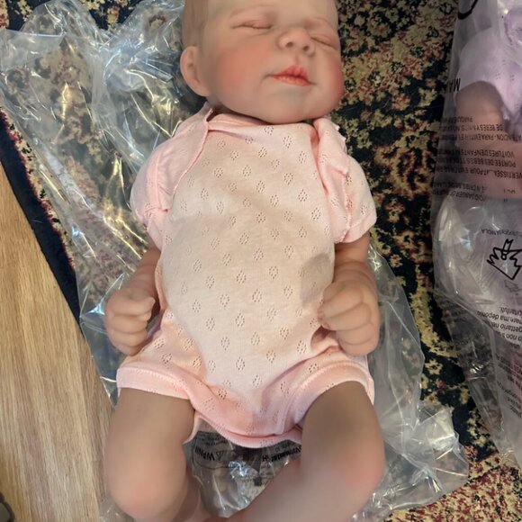 18 Inch Reborn Twins Girls Lifelike Reborn Baby Doll Full Body Realistic - Picture 3 of 4